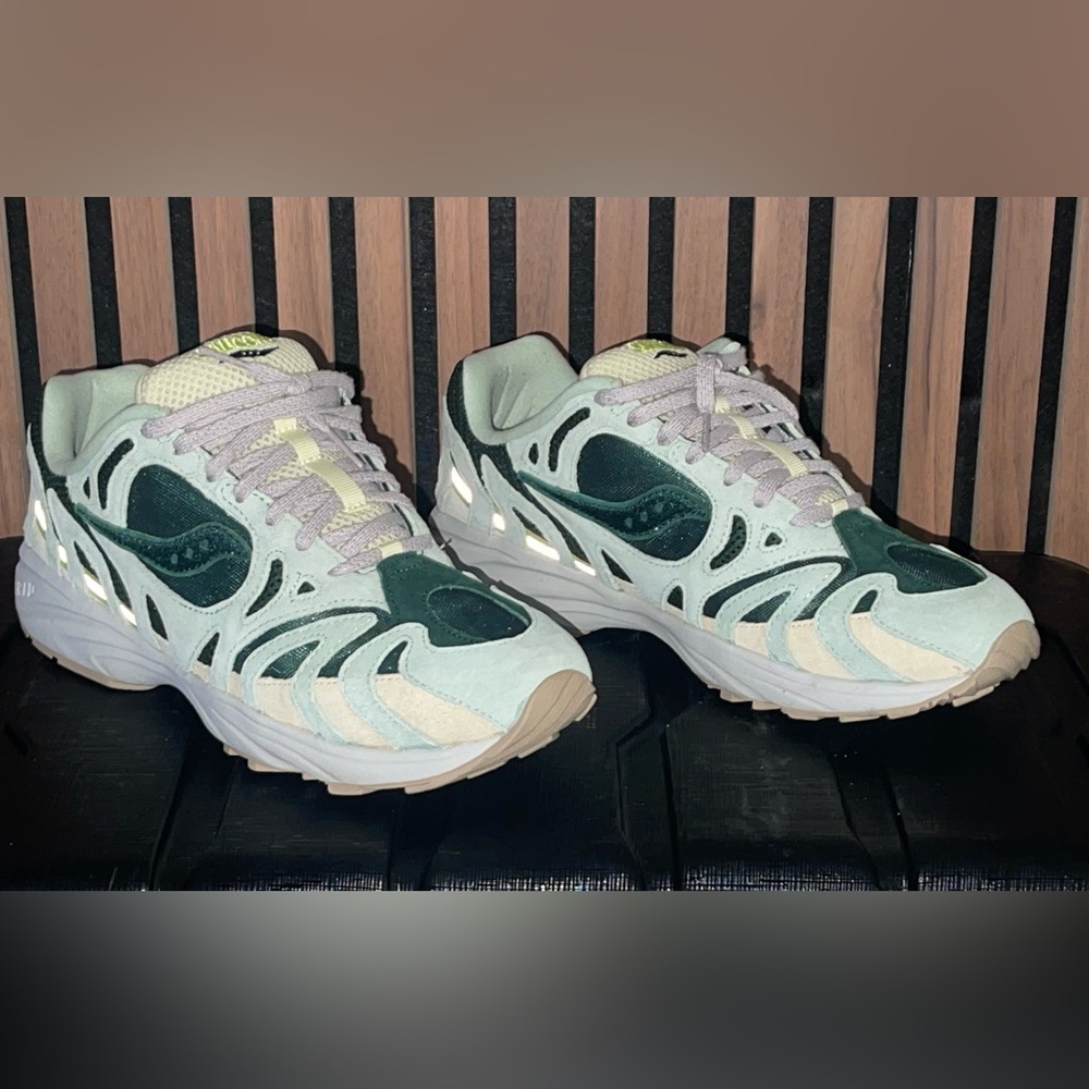 Saucony Men Green Athletic Shoes w/Box